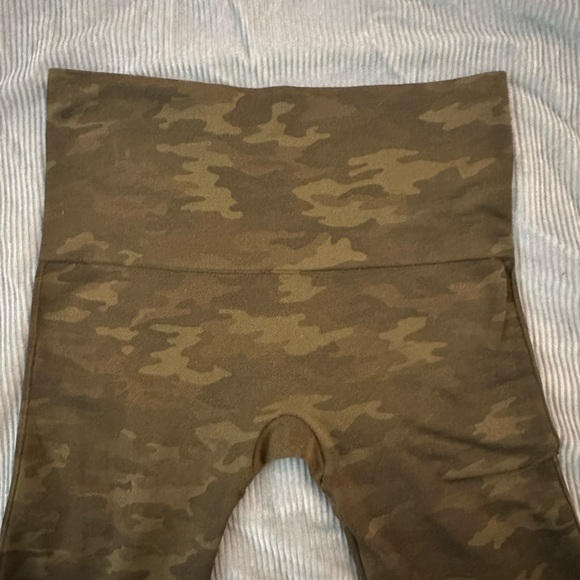 Spanx green camo leggings - Picture 3 of 3